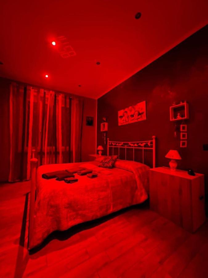 Casa Vacanza Glicine เวนาเรีย เรอาเล ภายนอก รูปภาพ