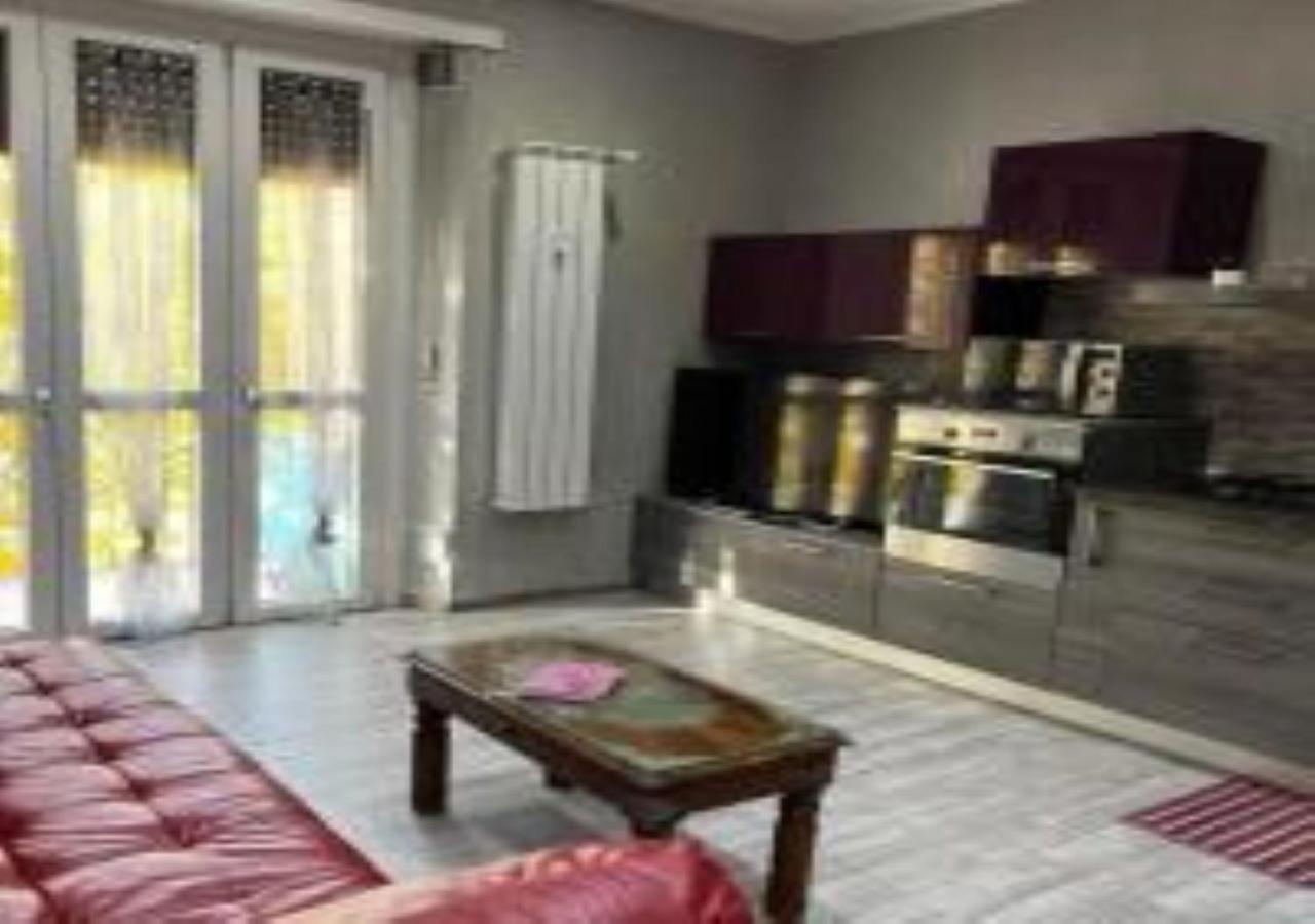 Casa Vacanza Glicine เวนาเรีย เรอาเล ภายนอก รูปภาพ