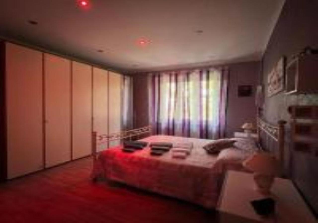 Casa Vacanza Glicine เวนาเรีย เรอาเล ภายนอก รูปภาพ