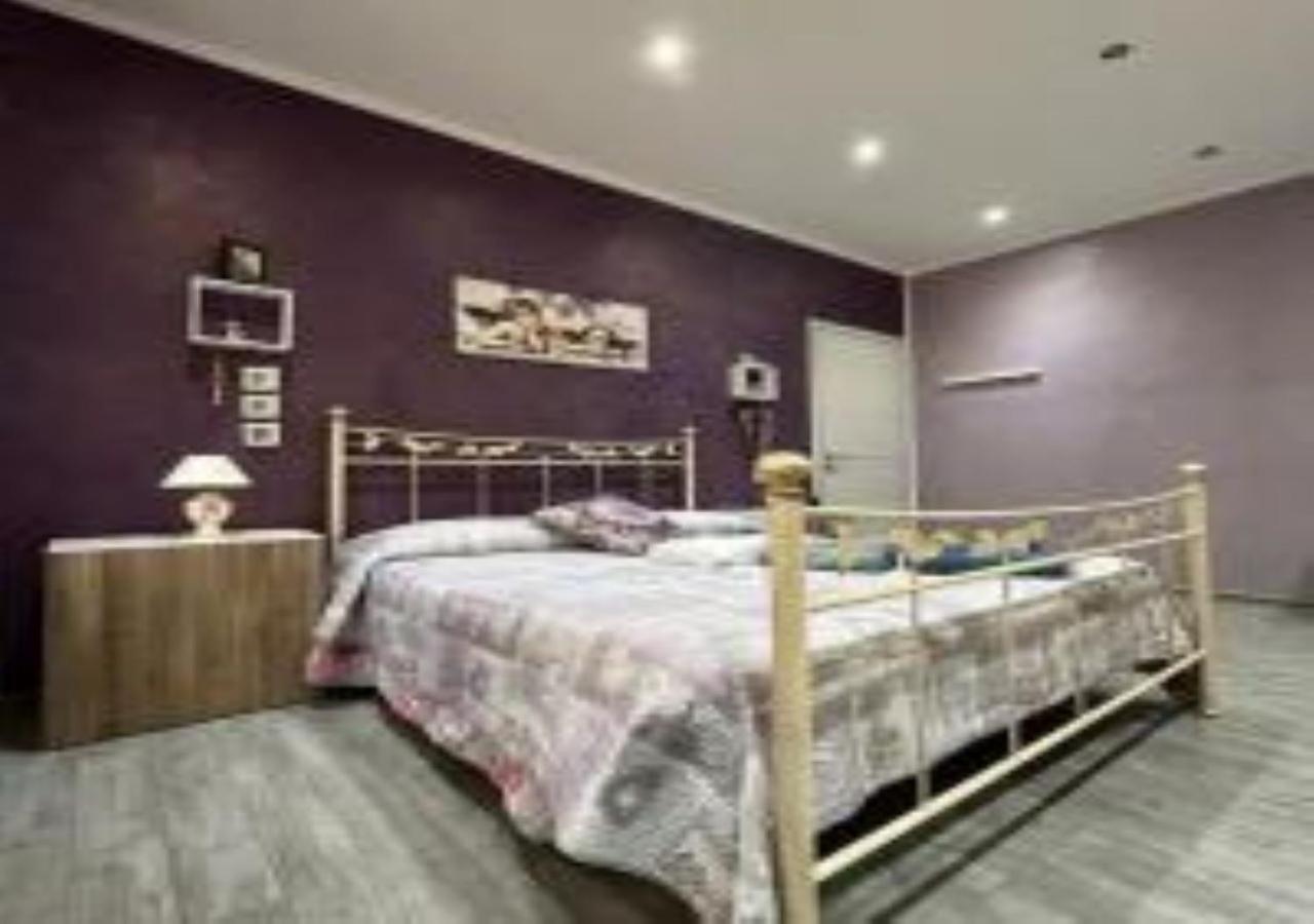 Casa Vacanza Glicine เวนาเรีย เรอาเล ภายนอก รูปภาพ