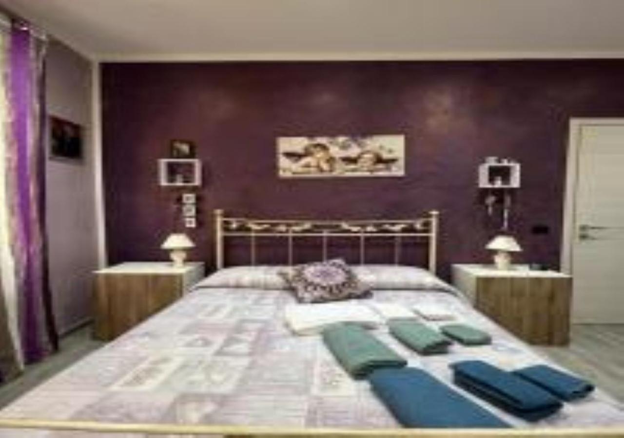 Casa Vacanza Glicine เวนาเรีย เรอาเล ภายนอก รูปภาพ